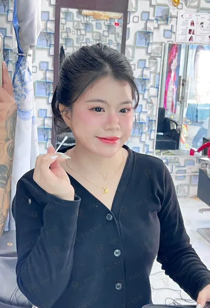 Trang điểm tự nhiên