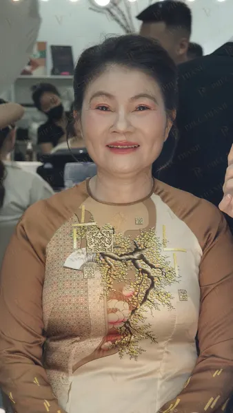 Trang điểm tự nhiên