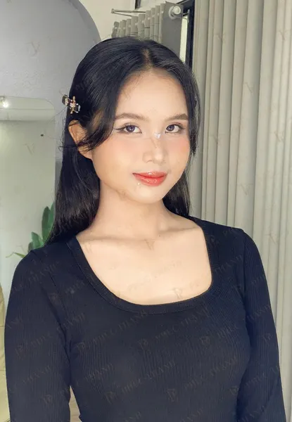 Trang điểm tự nhiên