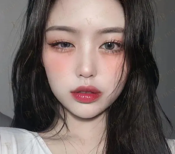 Makeup cá tính