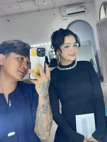 Makeup cá tính